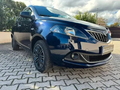 Usata Lancia Ypsilon Gold 69 CV (50 kW) 2021 Blu Utilitaria