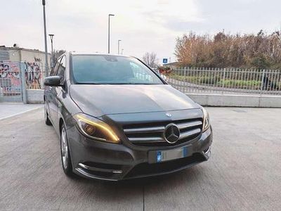 Usata Mercedes B180 Premium 109 CV (80 kW) 2012 Grigio Monovolume