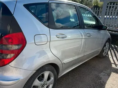 Usata Mercedes A200 140 CV (102 kW) 2009 Grigio Berlina