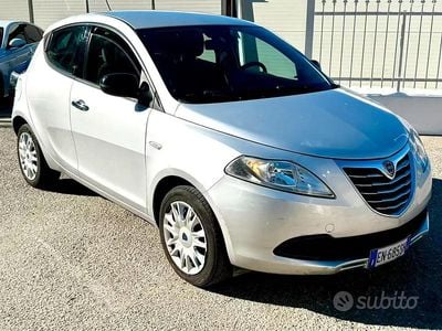 Begagnad Lancia Ypsilon S 95 HK (69 kW) 2012 Grå Halvkombi