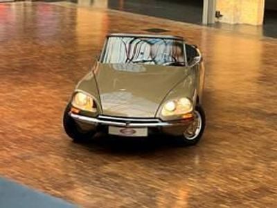 Usata Citroën DS 121 CV (88 kW) 1970 Oro Cabrio