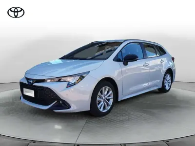 Nuova Toyota Corolla Active 140 CV (102 kW) 2026 Grigio Station wagon