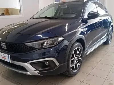 Usado Fiat Tipo Cross 99 CV (72 kW) 2022 Azul Berlina