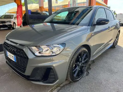 Usata Audi A1 Ambiente 110 CV (80 kW) 2021 Grigio SUV