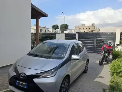 Usata Toyota Aygo 69 CV (50 kW) 2017 Grigio Utilitaria