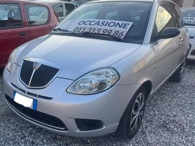 Usado Lancia Ypsilon 60 HP (44 kW) 2007 Cinzento Citadino
