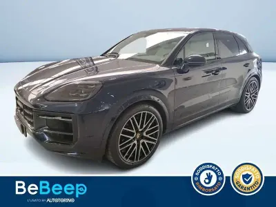 Usata Porsche Cayenne 353 CV (259 kW) 2024 Blu metallizzato SUV