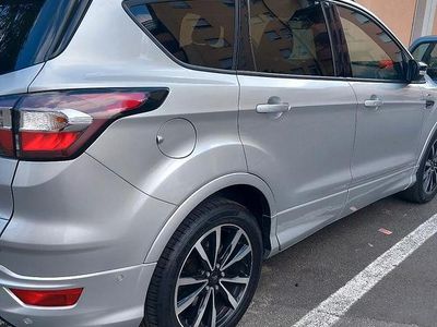 Usata Ford Kuga 150 CV (110 kW) 2017 Grigio SUV