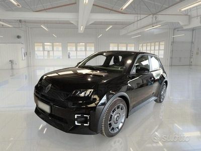 Usata Renault R5 Evolution 77 kW (106 CV) 2025 Nero Utilitaria