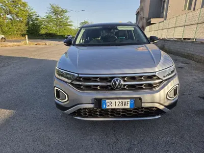 Usata VW T-Roc Style 150 CV (110 kW) 2023 Grigio SUV