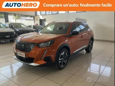 Usata Peugeot 2008 Allure 101 CV (74 kW) 2023 Arancione SUV