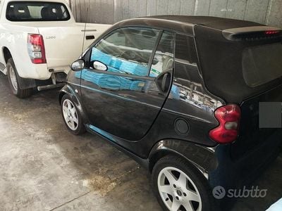 Usata Smart ForTwo Cabrio 41 CV (30 kW) 2002 Nero Cabrio