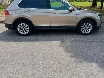 Usata VW Tiguan R-line 150 CV (110 kW) 2019 Grigio SUV