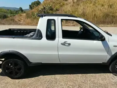 Usata Fiat Strada 84 CV (61 kW) 2008 Bianco Pick-up