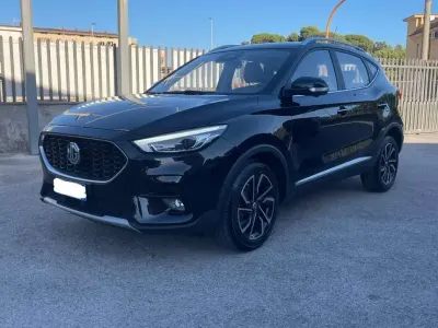 Usata MG ZS Luxury 106 CV (77 kW) 2024 Nero SUV
