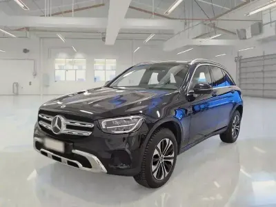 Gebraucht Mercedes GLC300e 211 PS (155 kW) 2020 Schwarz SUV