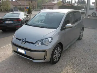 Usata VW e-up! 60 kW (82 CV) 2018 Argento Utilitaria