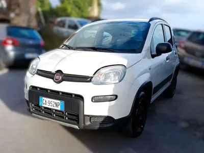 Usado Fiat Panda 4x4 S 86 HP (63 kW) 2020 Branco Citadino