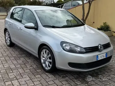 Begagnad VW Golf VI Comfortline 105 HK (77 kW) 2011 Grå Halvkombi