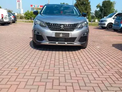 Usata Peugeot 3008 GT-line 131 CV (96 kW) 2019 Grigio SUV