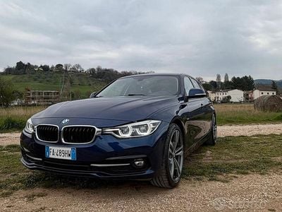 Usata BMW 318 Sport Line 150 CV (110 kW) 2015 Blu Station wagon