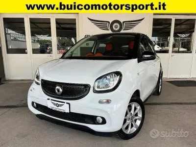 Usata Smart ForFour Passion 71 CV (52 kW) 2015 Bianco Utilitaria