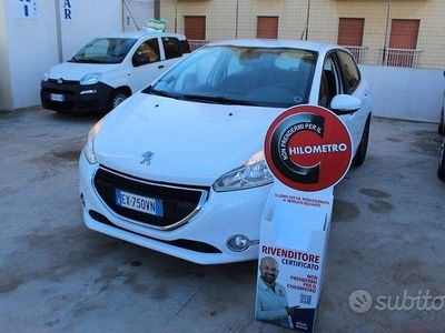 Usata Peugeot 208 82 CV (60 kW) 2015 Bianco Utilitaria