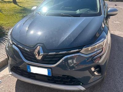 Usata Renault Captur 100 CV (73 kW) 2023 Blu SUV