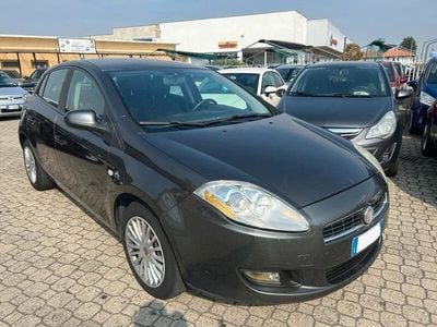 Käytetty Fiat Bravo Active 120 HP (88 kW) 2009 Harmaa Viistoperä