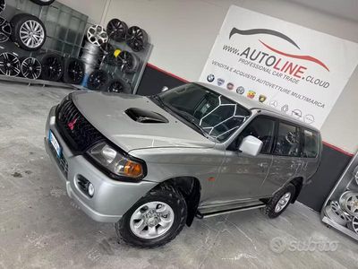 Usata Mitsubishi Pajero Sport 99 CV (72 kW) 2000 Grigio SUV
