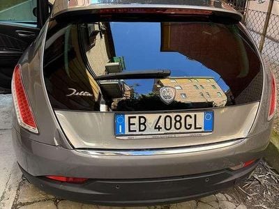 Usata Lancia Delta 120 CV (88 kW) 2010 Grigio Utilitaria