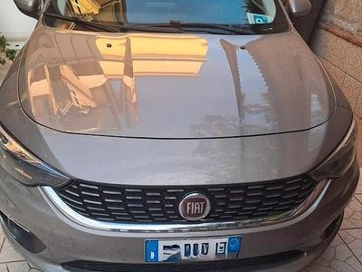 Usata Fiat Tipo 120 CV (88 kW) 2017 Marrone Berlina