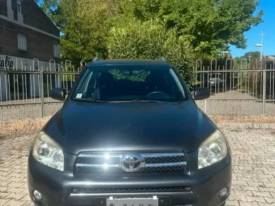 Begagnad Toyota RAV4 136 HK (100 kW) 2006 Grå SUV