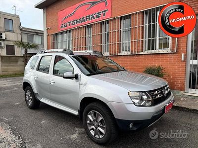 Usata Dacia Duster Lauréate 110 CV (80 kW) 2015 Grigio SUV
