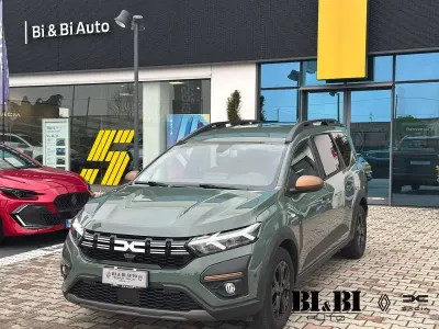 Usata Dacia Jogger Extreme 101 CV (74 kW) 2023 Lichen kaki Monovolume