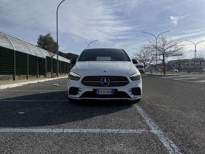 Begagnad Mercedes B200 AMG line 150 HK (110 kW) 2019 Minibuss
