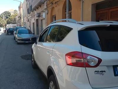 Usata Ford Kuga 140 CV (102 kW) 2011 Bianco SUV