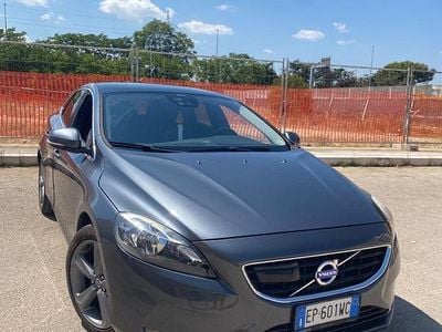 Usata Volvo V40 Momentum 115 CV (84 kW) 2013 Grigio Berlina