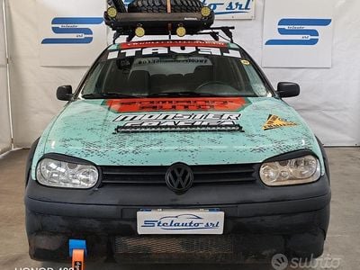 Usado VW Golf IV Highline 116 CV (85 kW) 2000 Negro Berlina