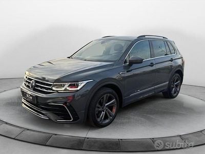 Usata VW Tiguan R-line 150 CV (110 kW) 2021 Dolphin grey SUV