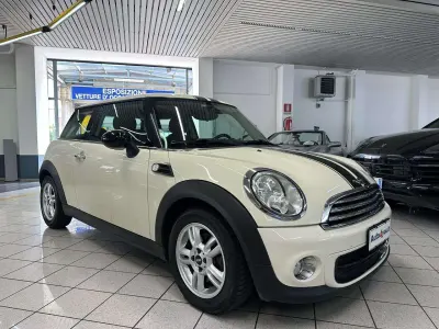 Usata Mini ONE 75 CV (55 kW) 2011 Panna Utilitaria