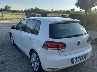 Usata VW Golf VI Highline 110 CV (80 kW) 2009 Bianco Utilitaria