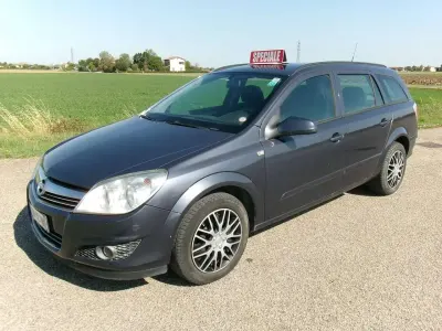 Usata Opel Astra Enjoy 125 CV (91 kW) 2008 Grigio Station wagon