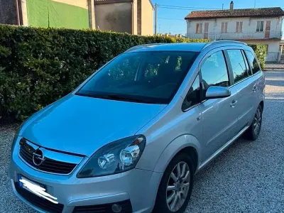 Usata Opel Zafira 105 CV (77 kW) 2006 Grigio Monovolume