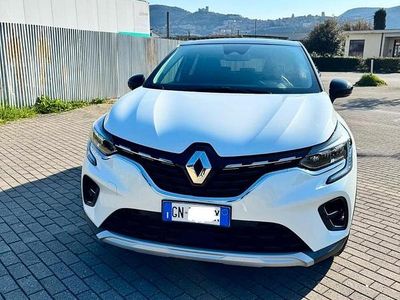 Usata Renault Captur Techno 101 CV (74 kW) 2023 Bianco SUV