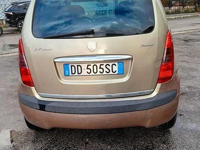 Usata Lancia Musa 90 CV (66 kW) 2007 Marrone Monovolume