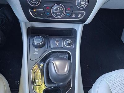 Usata Jeep Cherokee 241 CV (177 kW) 2019 Grigio SUV