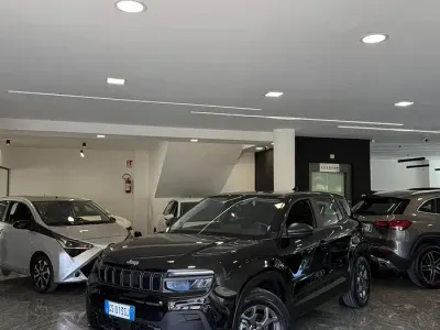 Käytetty Jeep Avenger Longitude 101 HP (74 kW) 2024 Musta Katumaasturi
