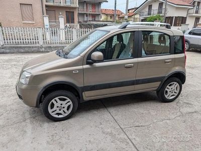Occasion Fiat Panda 4x4 75 ch (55 kW) 2011 Citadine