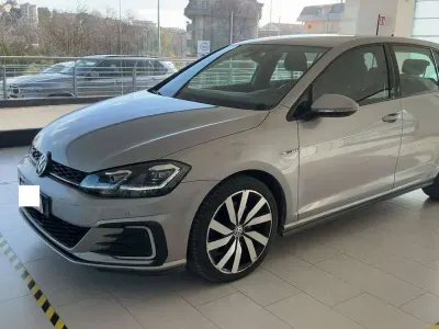 Second-hand VW Golf VII GTE 204 CP (150 kW) 2018 Gri Berlinǎ